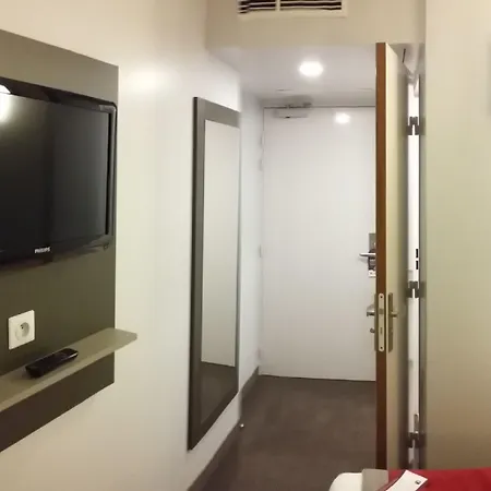 Hotel Akena Aeroport Charles De Gaulle - Witz