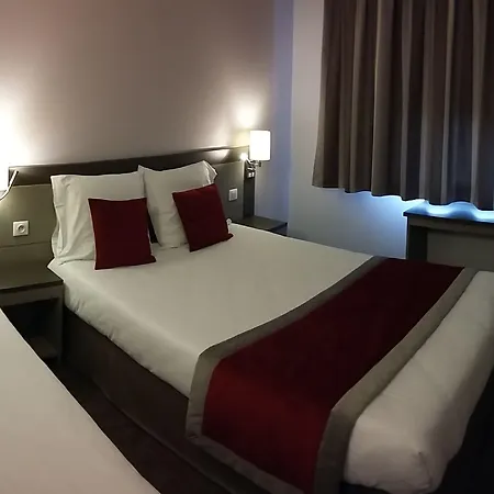 Akena Aeroport Charles De Gaulle - Witz 3*