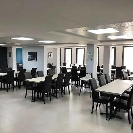 Akena Aeroport Charles De Gaulle - Witz