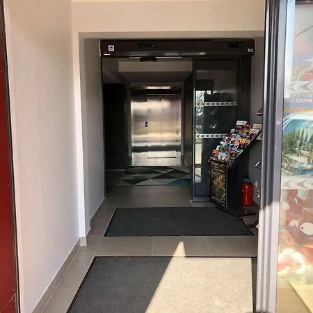 Akena Aeroport Charles De Gaulle - Witz 3* Saint-Witz